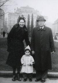Peter-avec-ses-parents---300-dpi